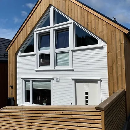 Barnevennlig Ved Sjøen Feriehus